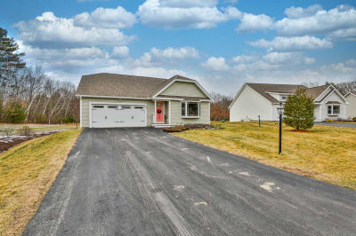 14 Monarch Way, Kingston, NH, USA