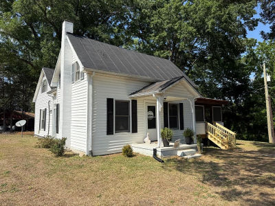 3220 James D Hagood Hwy Halifax, VA 24558