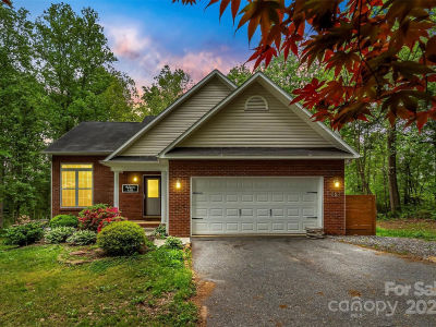 4927 Gateway Dr Claremont, NC 28610