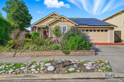 2545 Thistle Creek St Santa Rosa, CA 95404