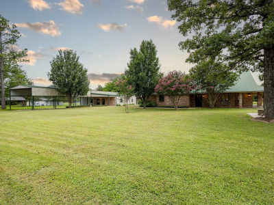 715 Rs County Rd #3030 Emory, TX 75440