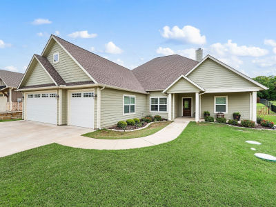 226 Colt Dr Lake Kiowa, TX 76240