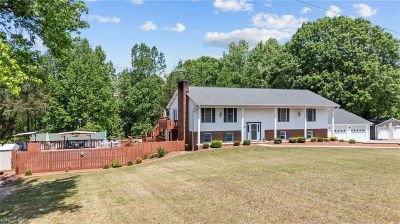 786 Central Rd Clemmons, NC 27012
