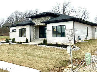 48 Thomas Farm Dr Louisville, KY 40299