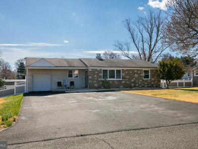 27 N Westview Ave Feasterville, PA 19053