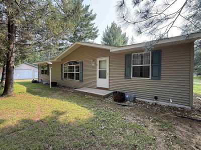 817 Elk Dr Adams, WI 53910