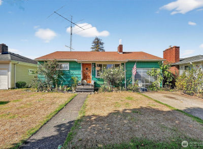 1717 10th Ave Longview, WA 98632