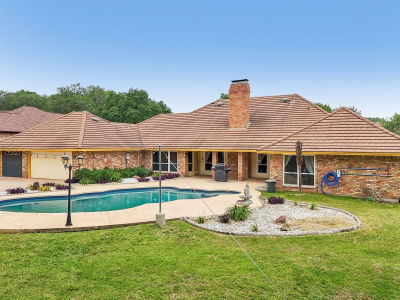 906 Greenbriar Ln Duncanville, TX 75137