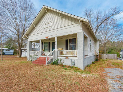 107 Hampton St Chester, SC 29706