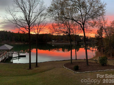 2240 Duck Cove Ln York, SC 29745