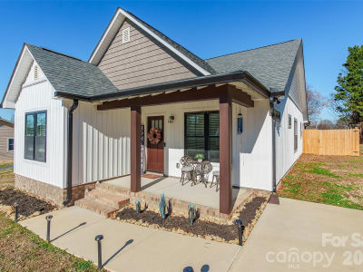 1325 E Cannon Ave Albemarle, NC 28001