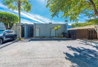 6460 Milk Wagon Ln Miami Lakes, FL 33014