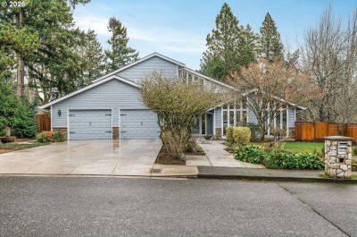 2618 Orchard Hill Pl Lake Oswego, OR 97035