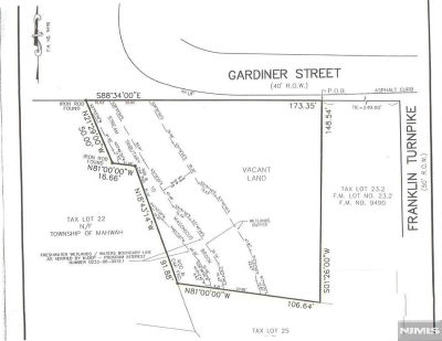 16 Gardiner St Mahwah, NJ 07430