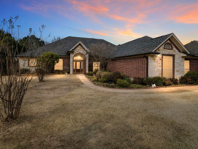 120 Ashbriar Ln Longview, TX 75605