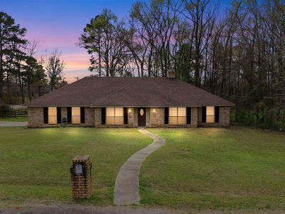 104 Woodridge Est Longview, TX 75602