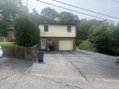 67 Ipswich St Johnston, RI 02919