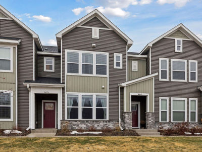14440 Twin Lakes Cir Burnsville, MN 55306