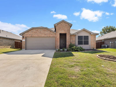 714 Wolf Creek Dr Cleburne, TX 76033