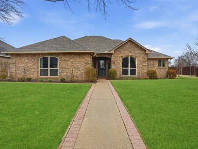 1608 Quail Holw Cleburne, TX 76033