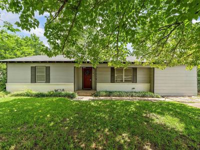 607 E Pine St West, TX 76691