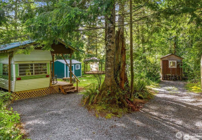 137 Paradise Dr Ashford, WA 98304