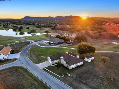 114 Friends Wood Ave Kingsland, TX 78639