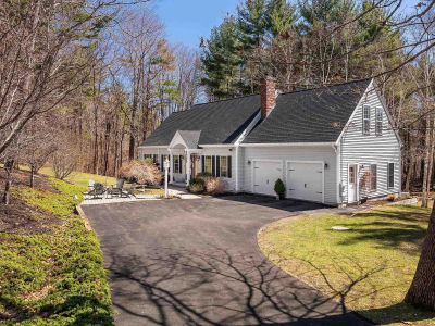 14 Lynch Ln Kittery Point, ME 03905
