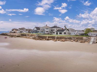 2 Gold Ribbon Dr Wells, ME 04090