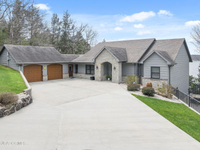 18028 Bayview Ln Rocky Mount, MO 65072