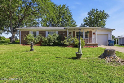101 W Haynes St Eldon, MO 65026