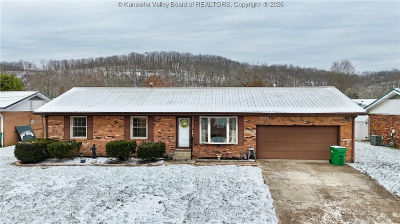 194 Shawnee Est Winfield, WV 25213