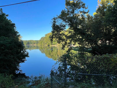 4996 E Shore Dr Memphis, TN 38109