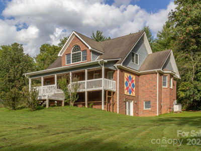 51 Windy Acres Dr Fairview, NC 28730