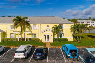 5215 Coquina Key Dr SE APT A Saint Petersburg, FL 33705