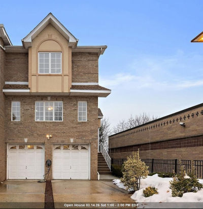 12 Liberty Ct Secaucus, NJ 07094