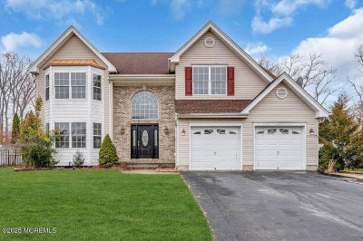 11 Orchid Ln Barnegat, NJ 08005