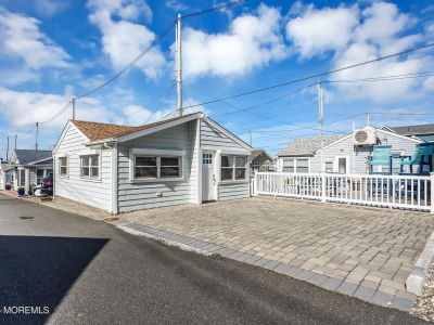 12 E Chadwick Way Lavallette, NJ 08735