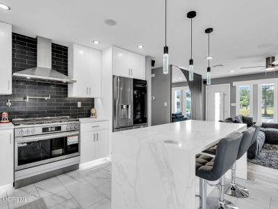 16 Whitmore Dr Toms River, NJ 08757