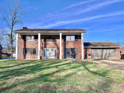 712 Maple Ln Newburgh, IN 47630