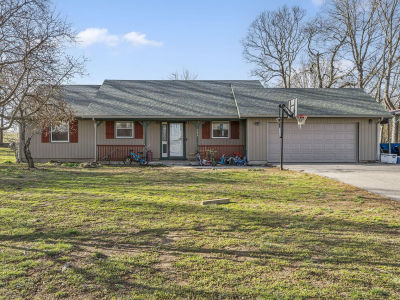 206 Plum St Sparta, MO 65753