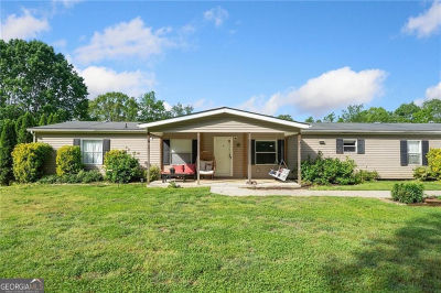 1575 Davis Rd W Fairmount, GA 30139