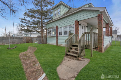 23 Murray Ln Keansburg, NJ 07734