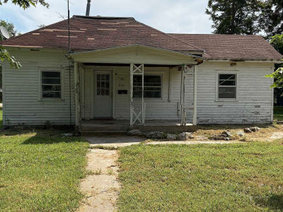 210 N Roosevelt St Marion, KS 66861