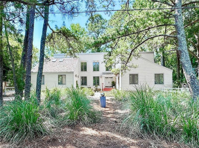 557 Susan Constant Dr Virginia Beach, VA 23451