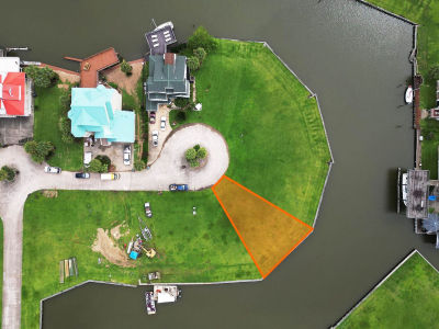 406 Island Way Port Arthur, TX 77640