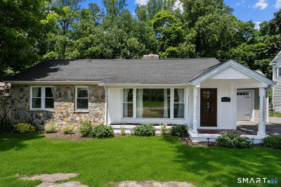 45 Woodridge Cir Trumbull, CT 06611