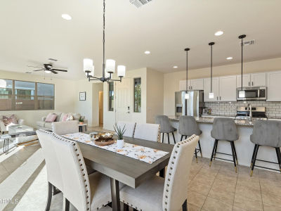 4114 S 58th Ln Phoenix, AZ 85043