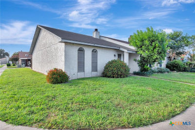 215 Chantilly St Victoria, TX 77904