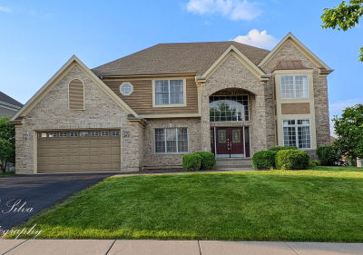 3260 Nottingham Dr Algonquin, IL 60102